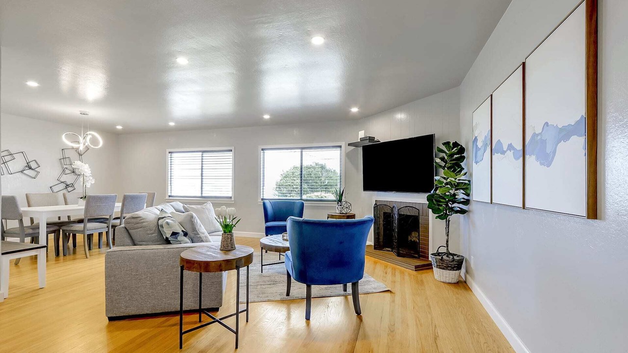 Photo of Livingroom in Daly City