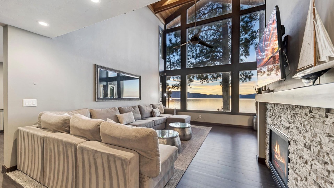 Photo of Livingroom in Skyland