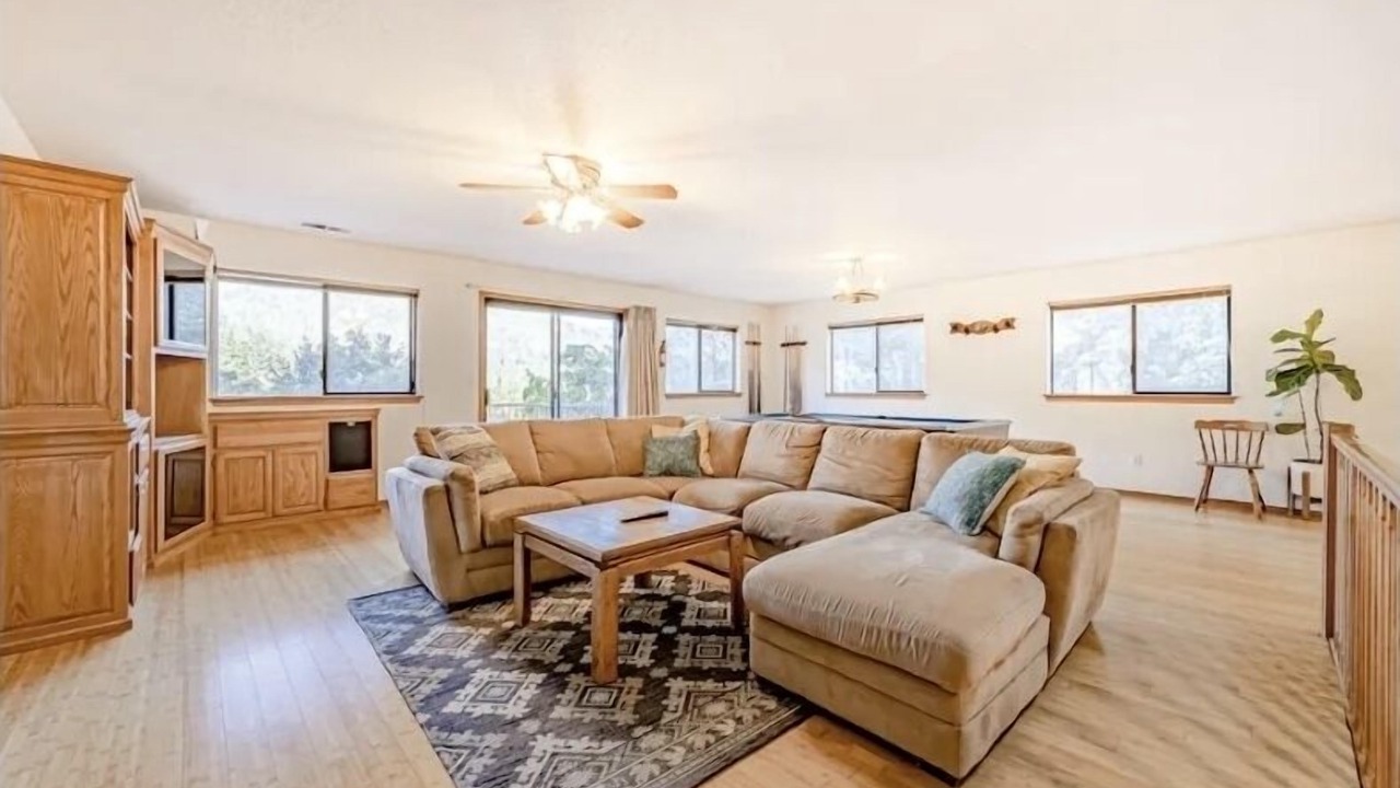 Photo of Livingroom in Salyer