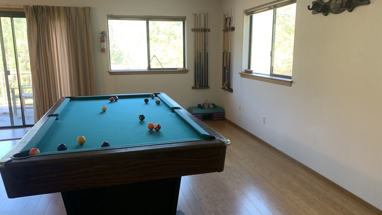Photo of Bedroom in Salyer