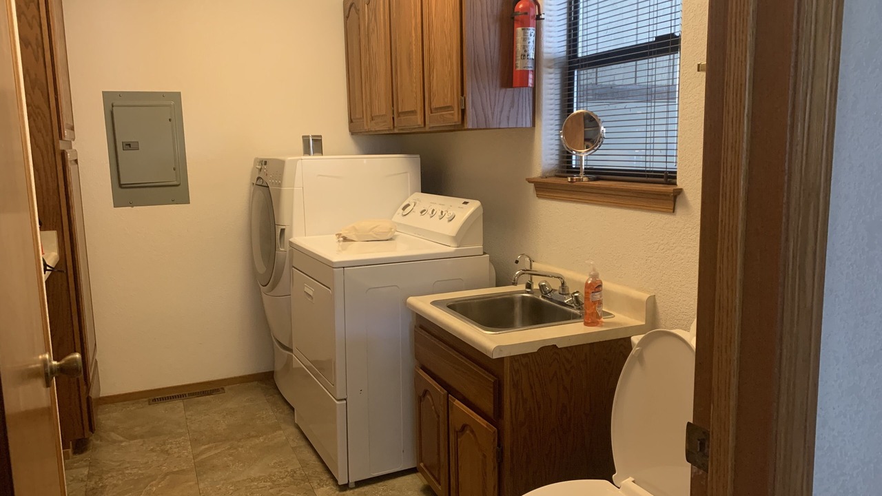 Photo of Bedroom in Salyer
