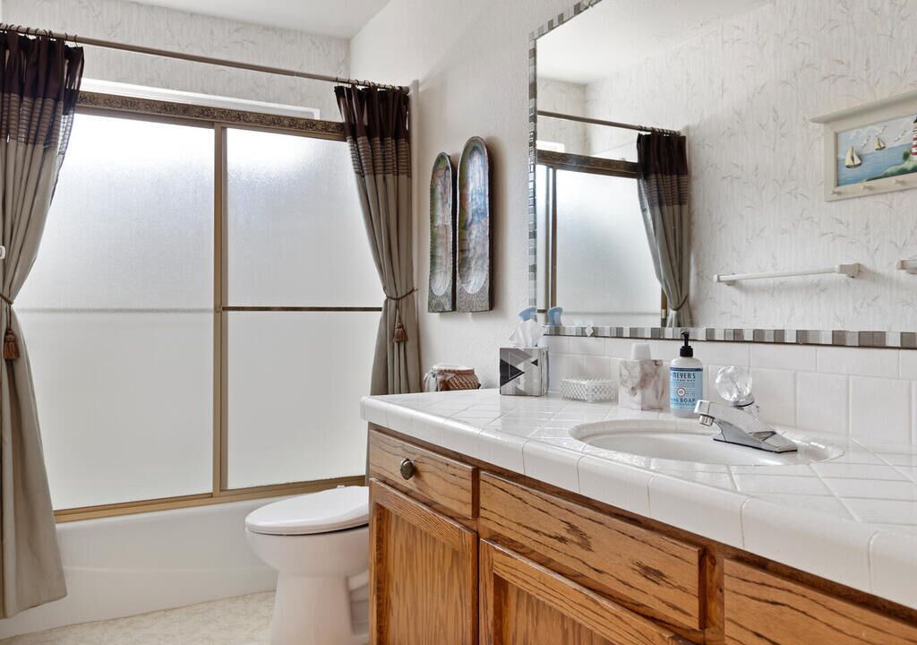 Photo of Bathroom in Baywood Park
