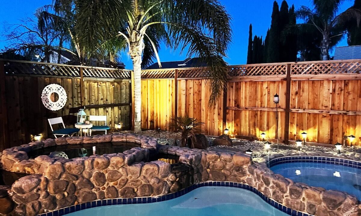Photo of Outdoor in Oakley