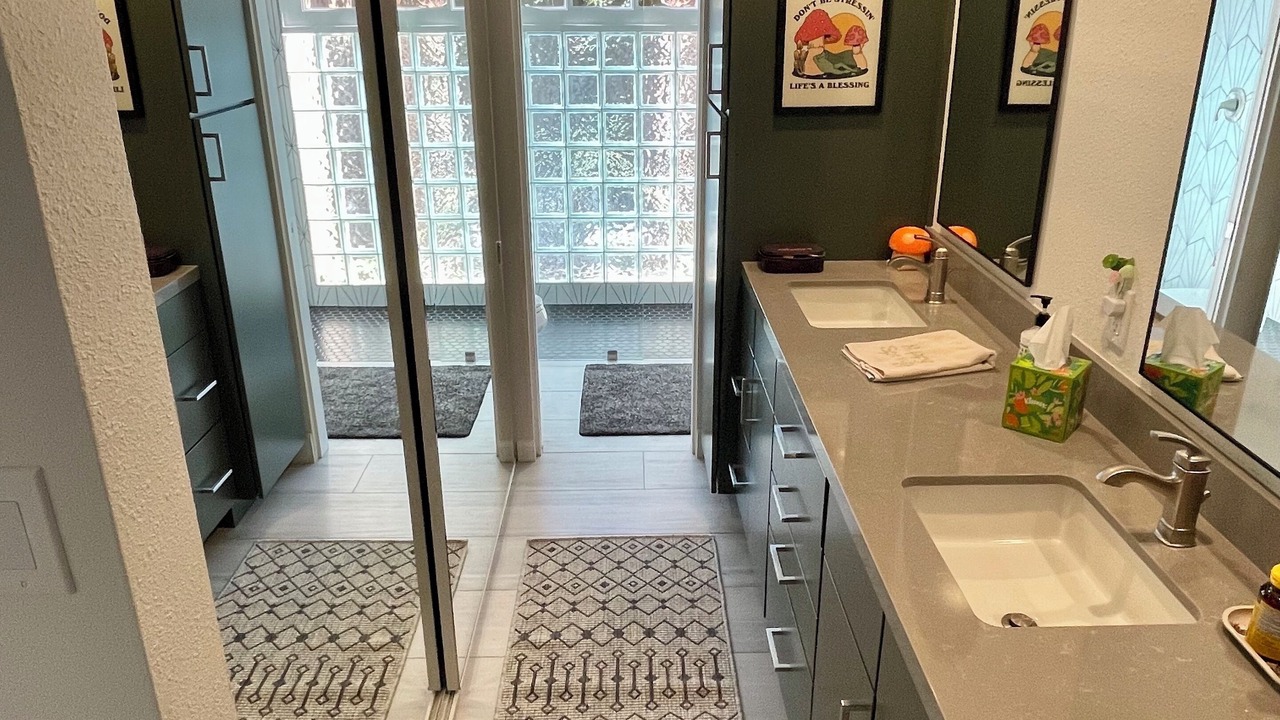 Photo of Bathroom in Bermuda Dunes