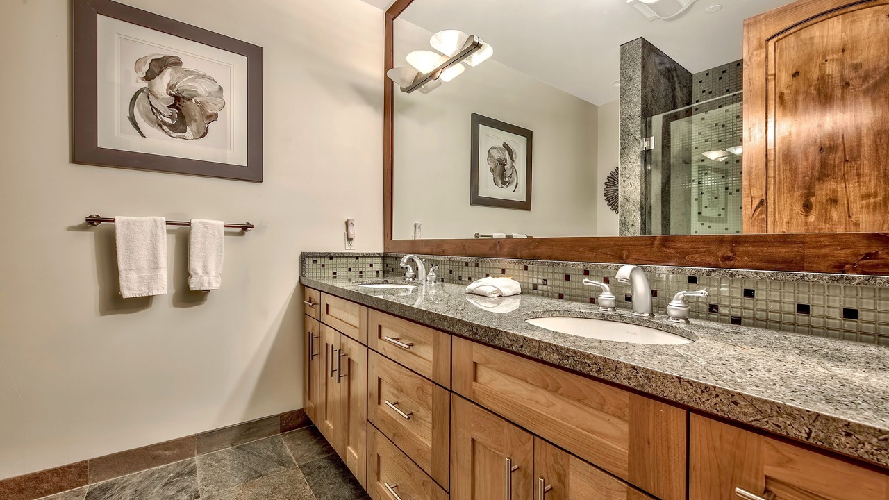 Photo of Bathroom in Tahoe Island