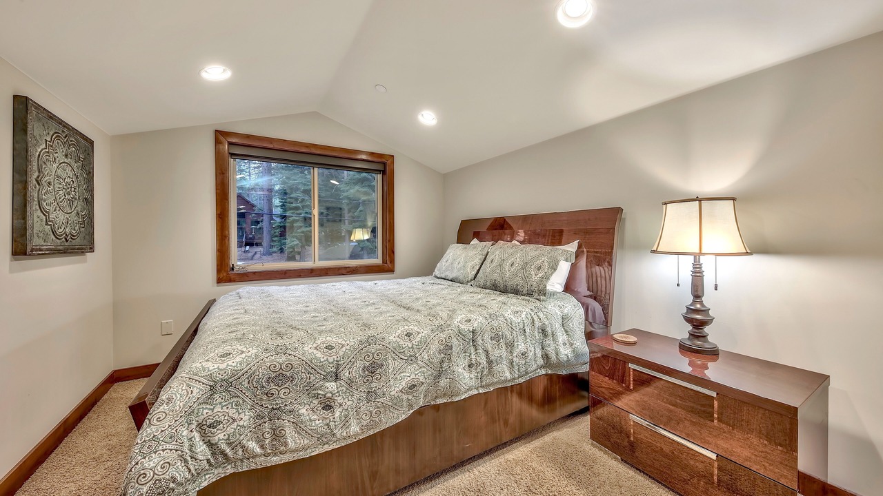 Photo of Bedroom in Tahoe Island