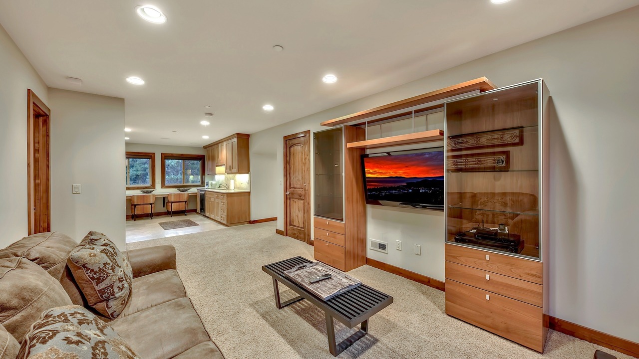 Photo of Livingroom in Tahoe Island