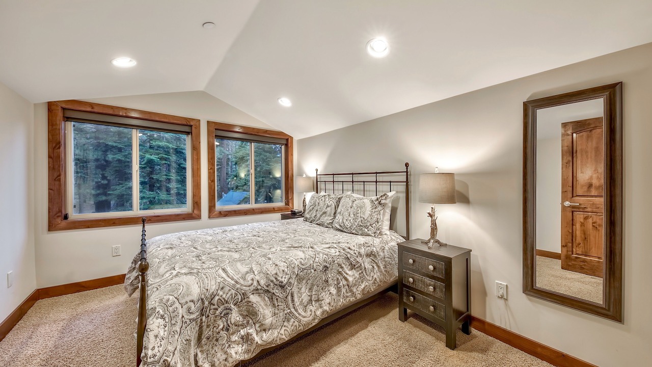 Photo of Bedroom in Tahoe Island