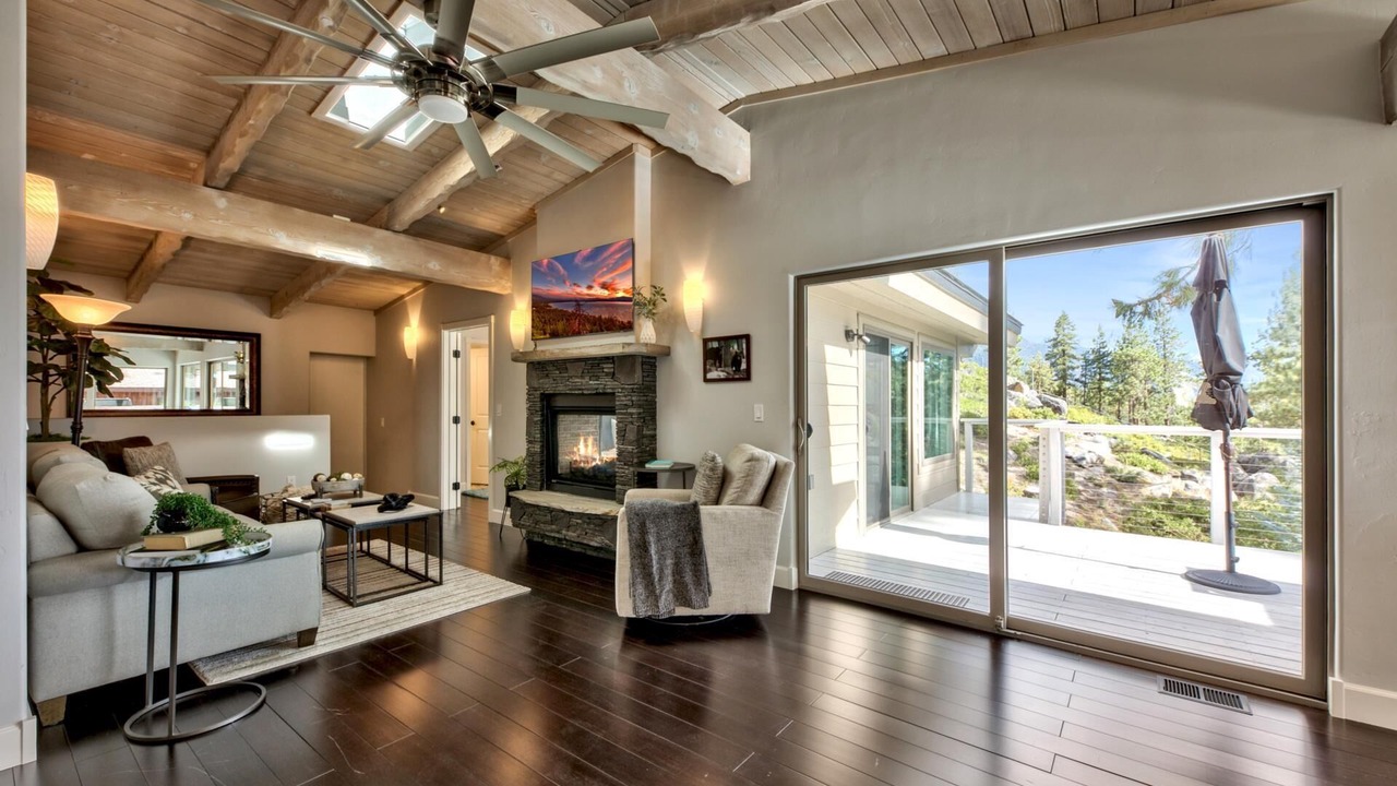 Photo of Livingroom in Zephyr Cove