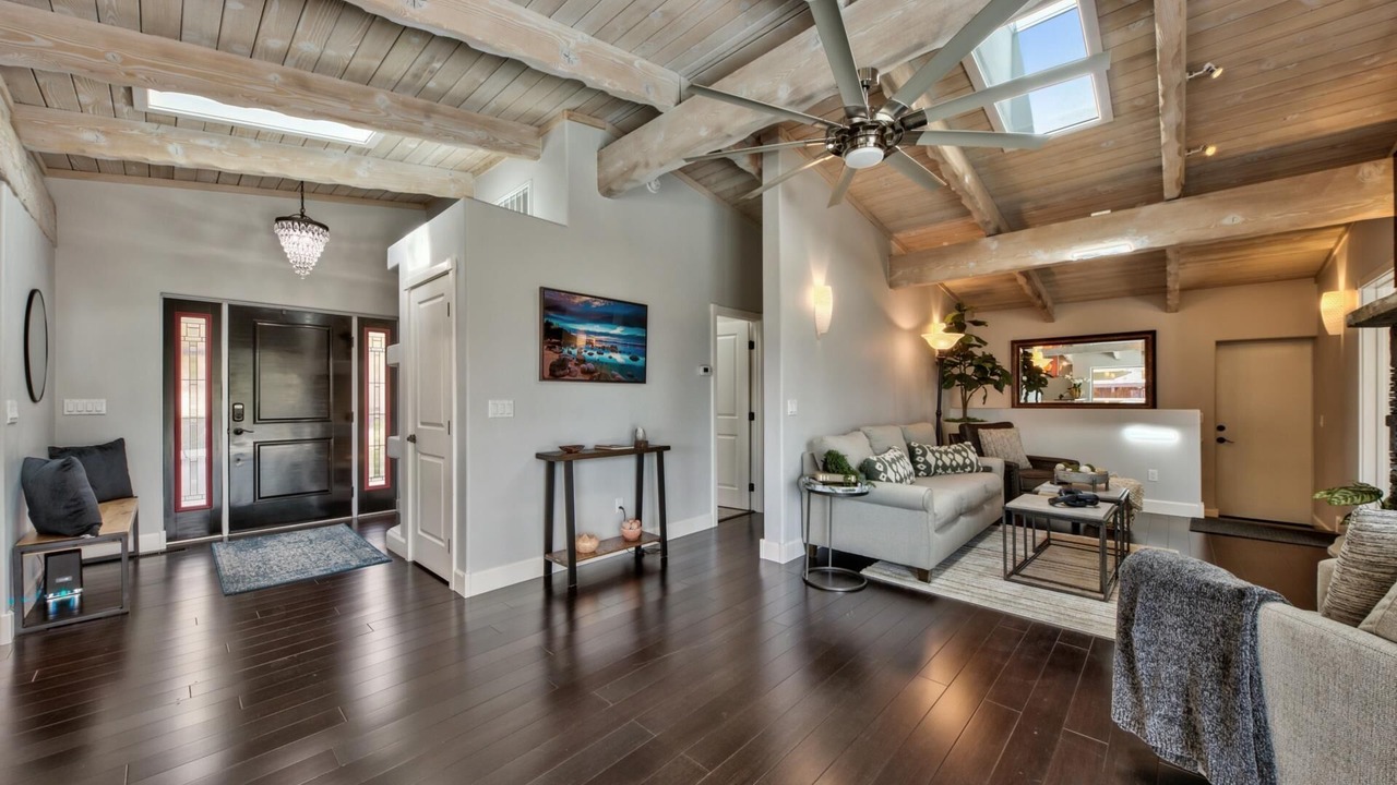 Photo of Livingroom in Zephyr Cove