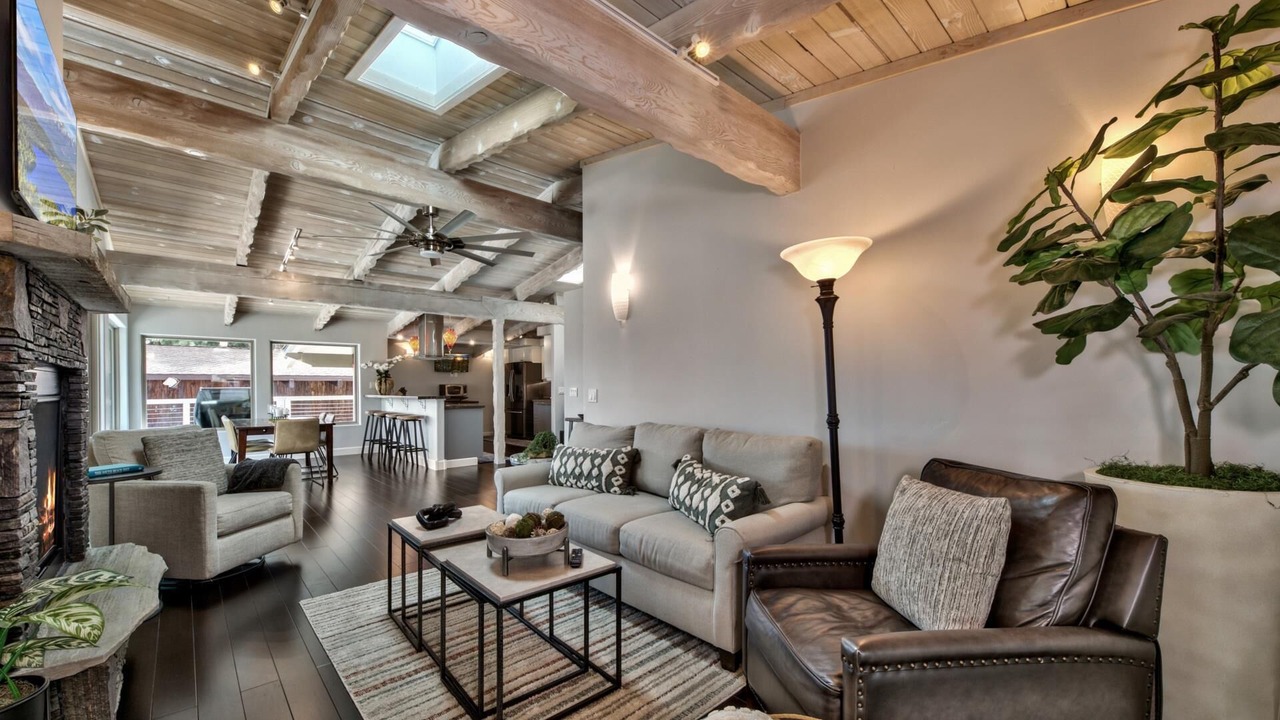 Photo of Livingroom in Zephyr Cove