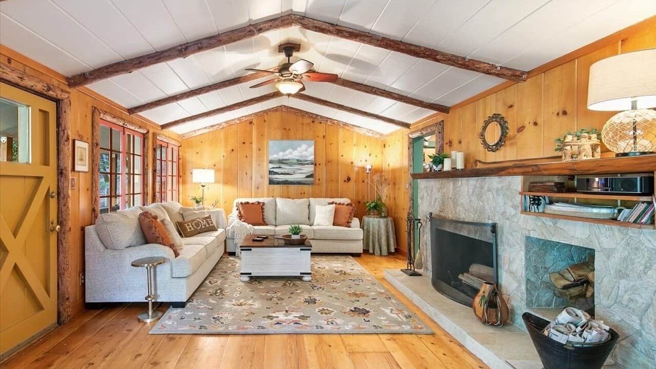 Photo of Livingroom in Keddie