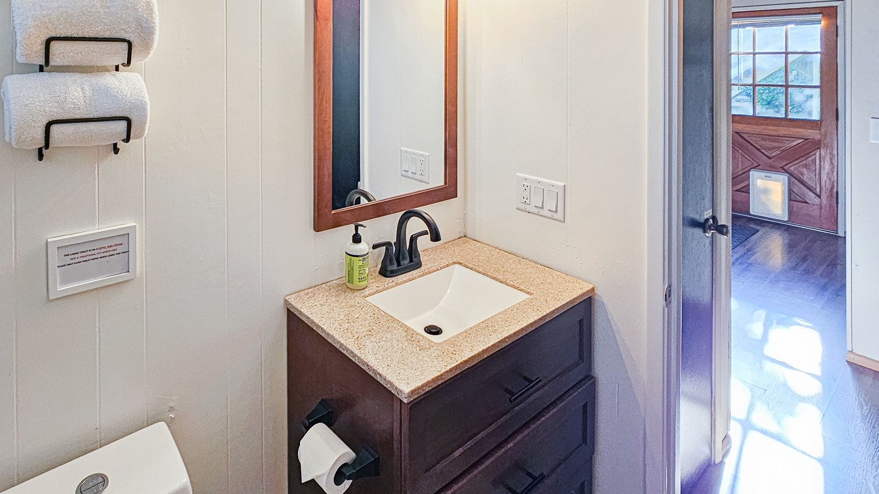 Photo of Bathroom in Groveland