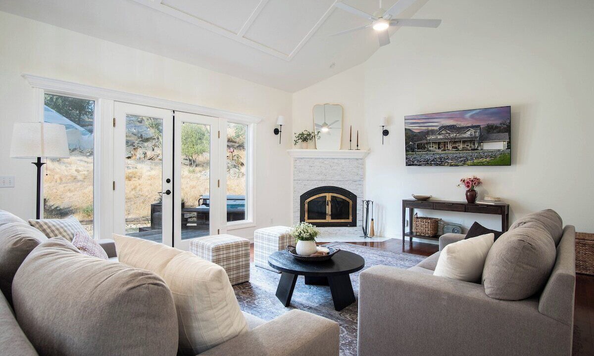 Photo of Livingroom in Three Rivers