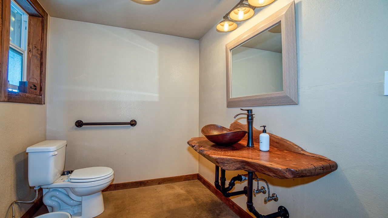 Photo of Bathroom in Upper Lake