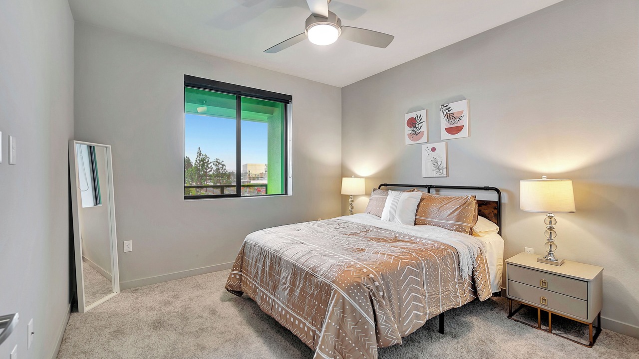 Photo of Bedroom in Platinum Triangle