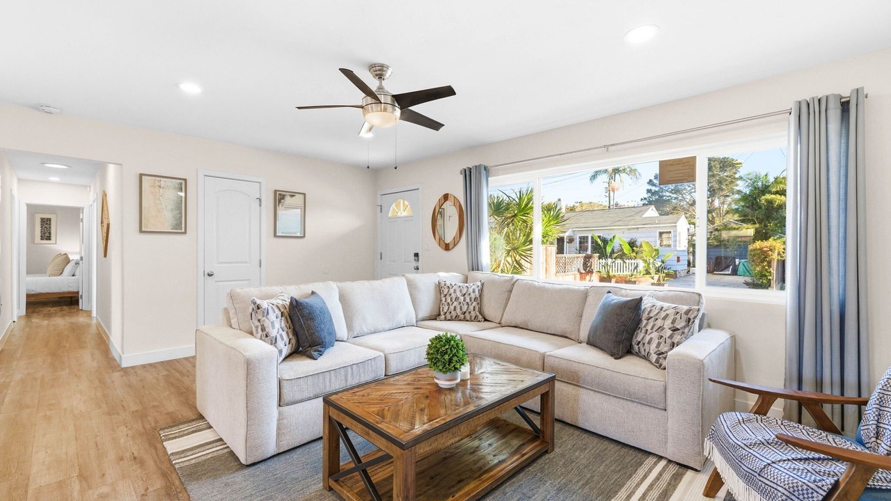 Photo of Livingroom in Beach Barber Tract