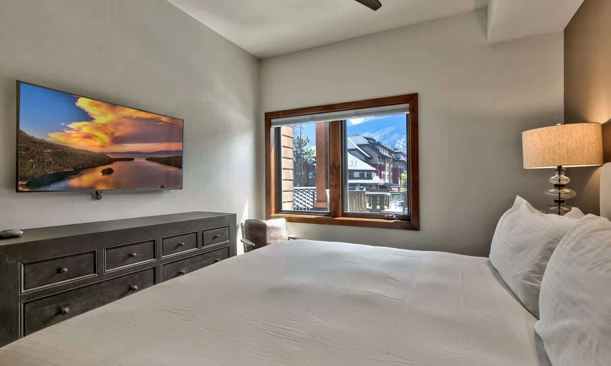 Photo of Bedroom in Lakeside Park