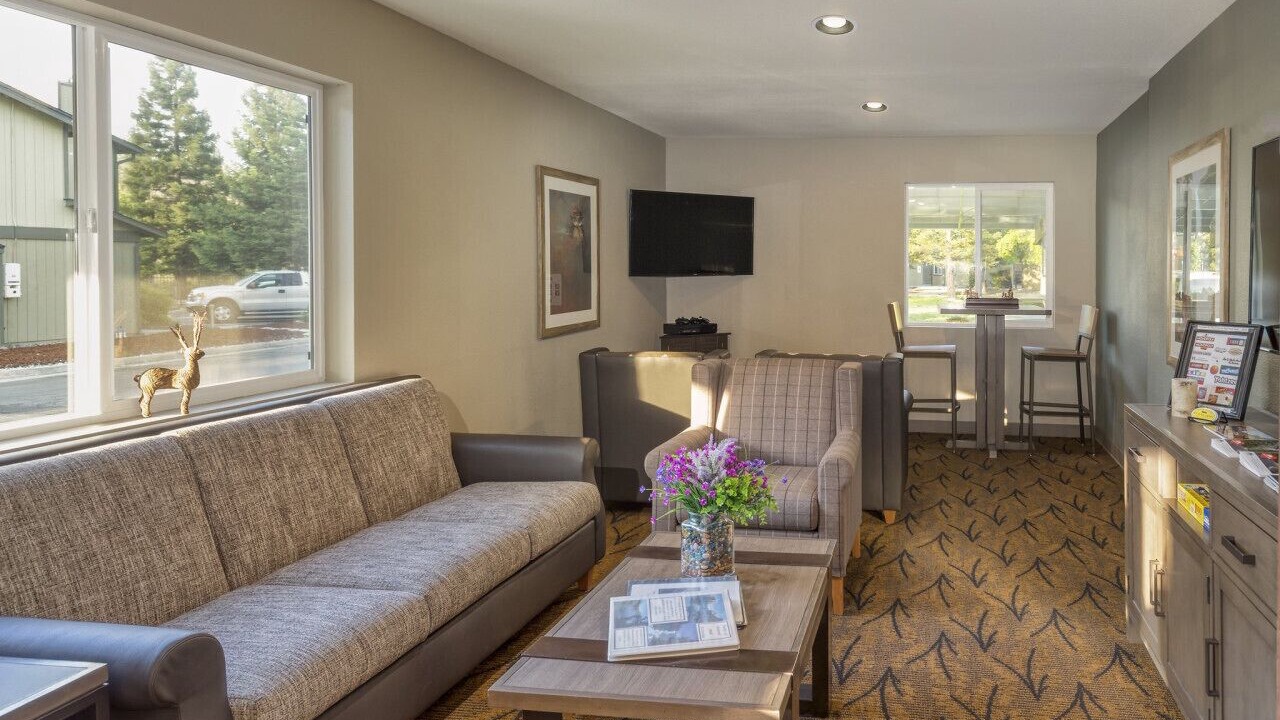 Photo of Livingroom in Bass Lake