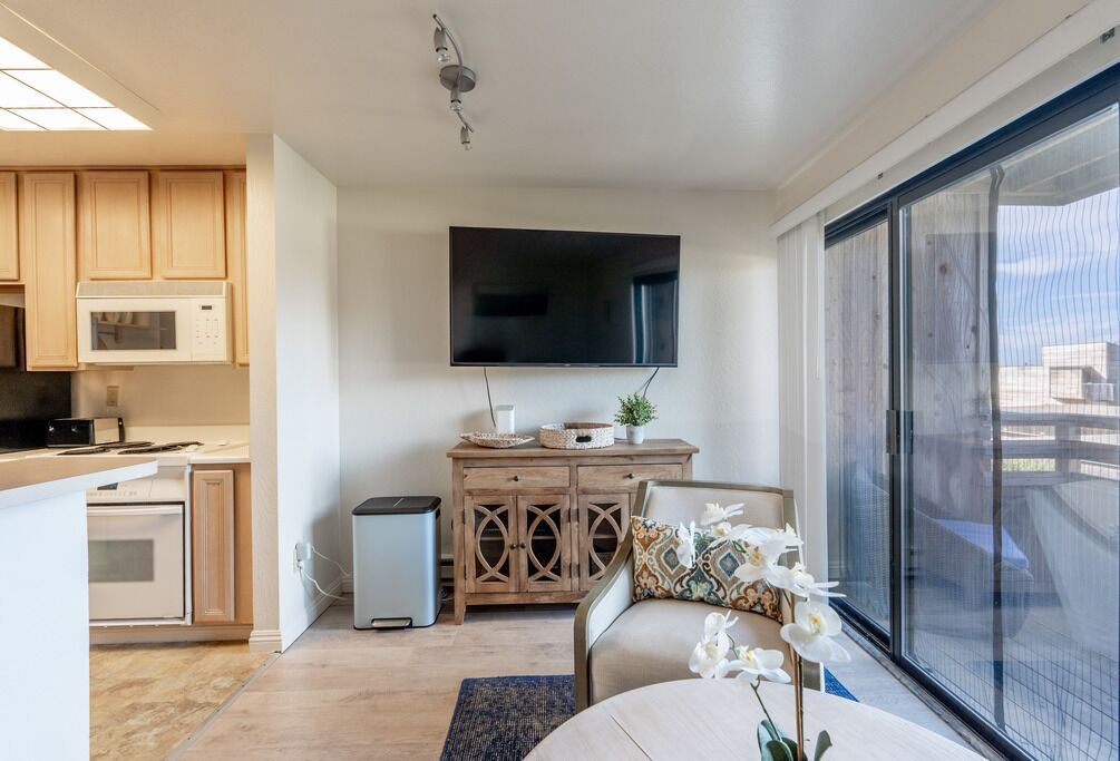 Photo of Livingroom in Monterey