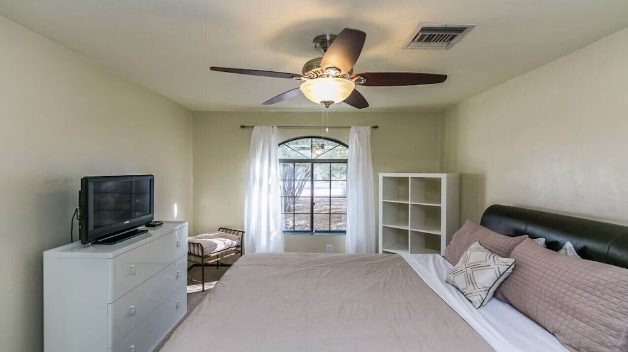 Photo of Bedroom in Paradise Valley Village