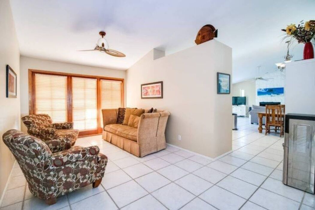Photo of Livingroom in Paradise Valley Village