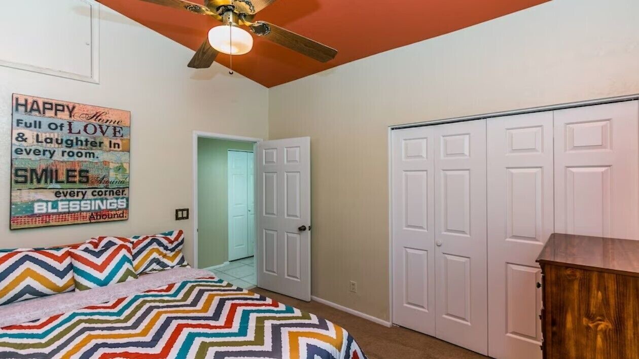 Photo of Bedroom in Paradise Valley Village