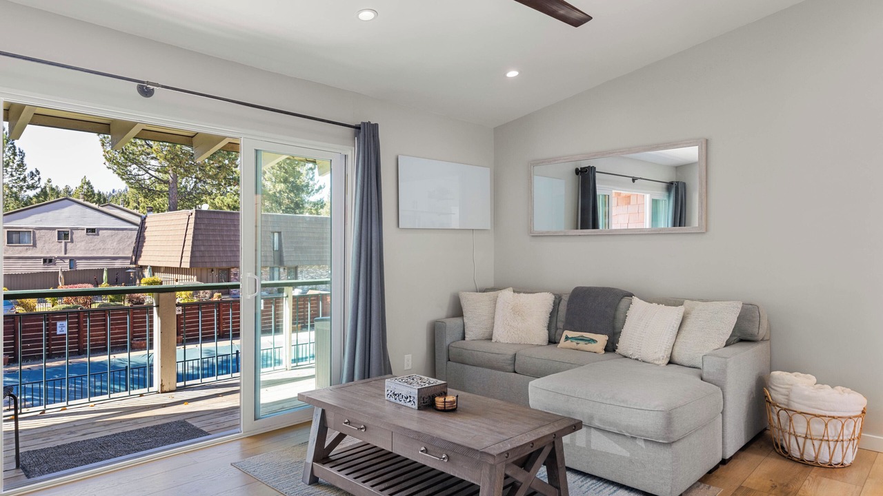 Photo of Livingroom in Tahoya Shores