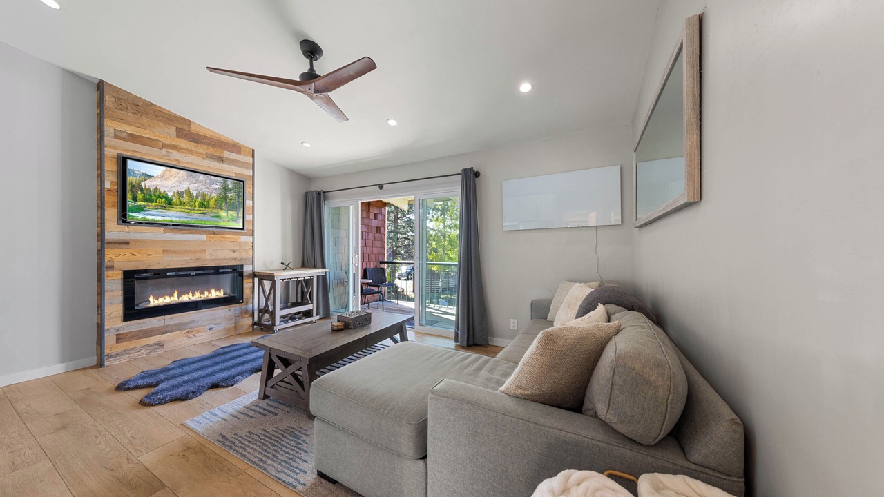 Photo of Livingroom in Tahoya Shores