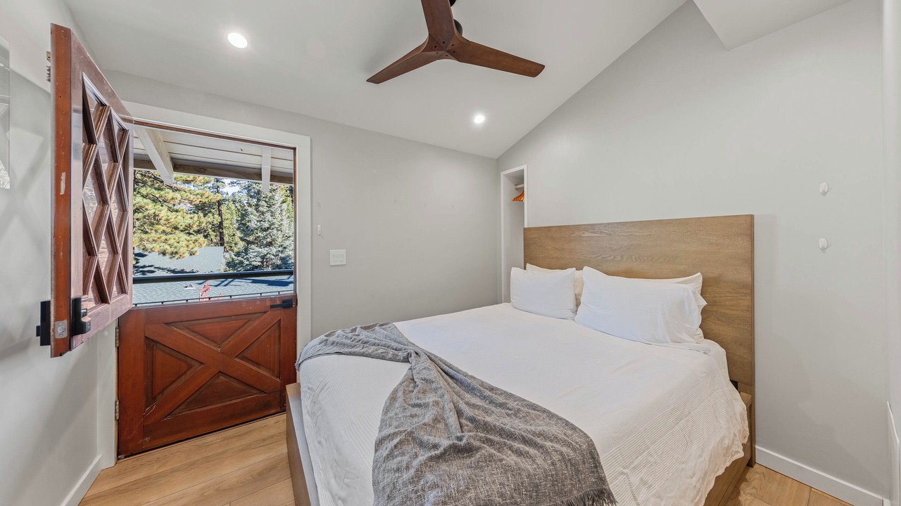 Photo of Bedroom in Tahoya Shores