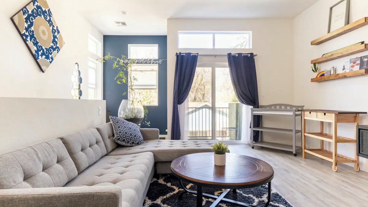 Photo of Livingroom in Sacramento