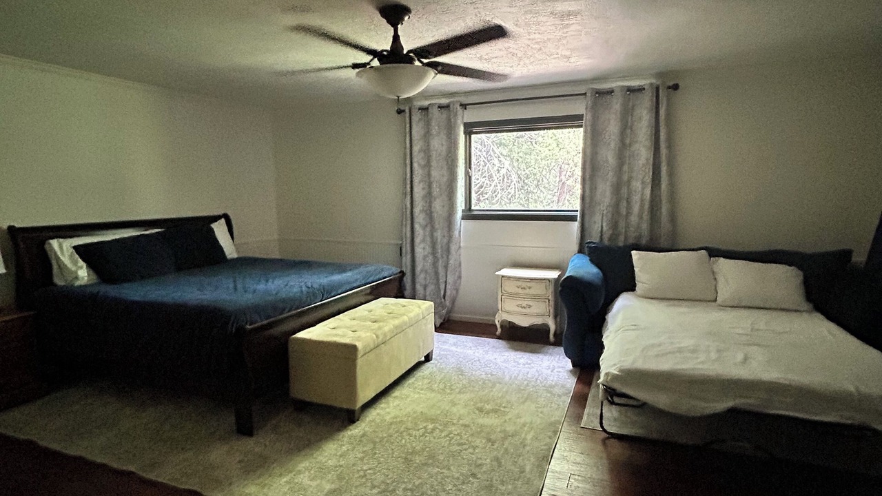 Photo of Bedroom in Mount Shasta