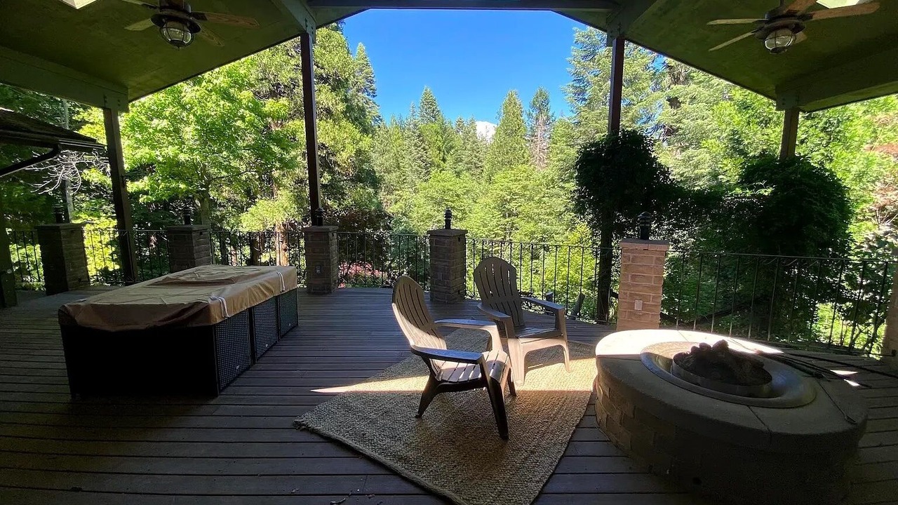 Photo of Patio Balcony in Mount Shasta