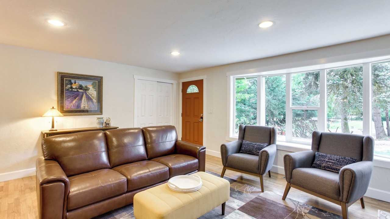 Photo of Livingroom in Thurston