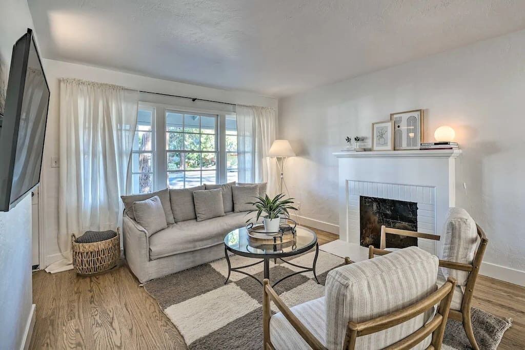 Photo of Livingroom in West Sacramento