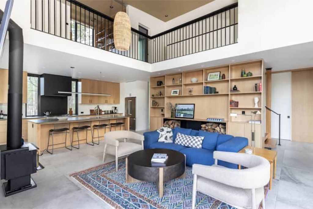 Photo of Livingroom in North Wawona