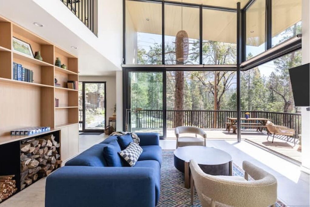 Photo of Livingroom in North Wawona