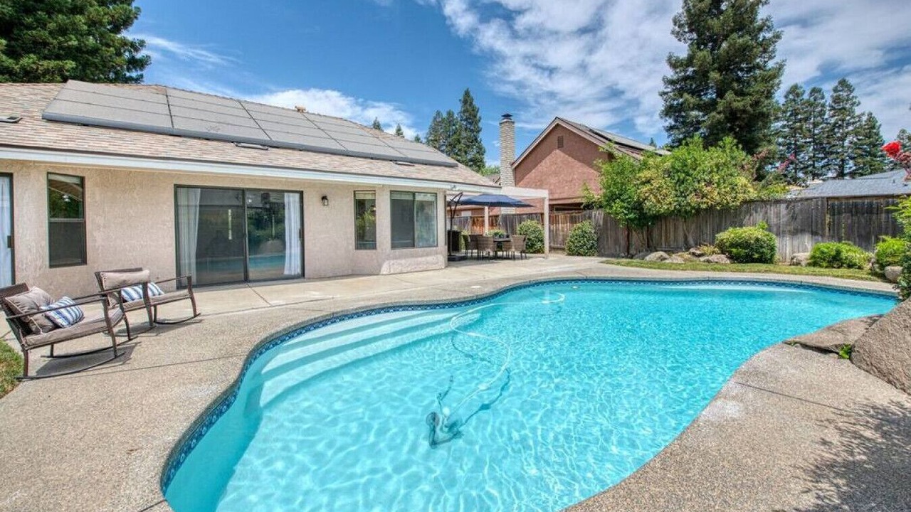 Photo of Outdoor in Raisin