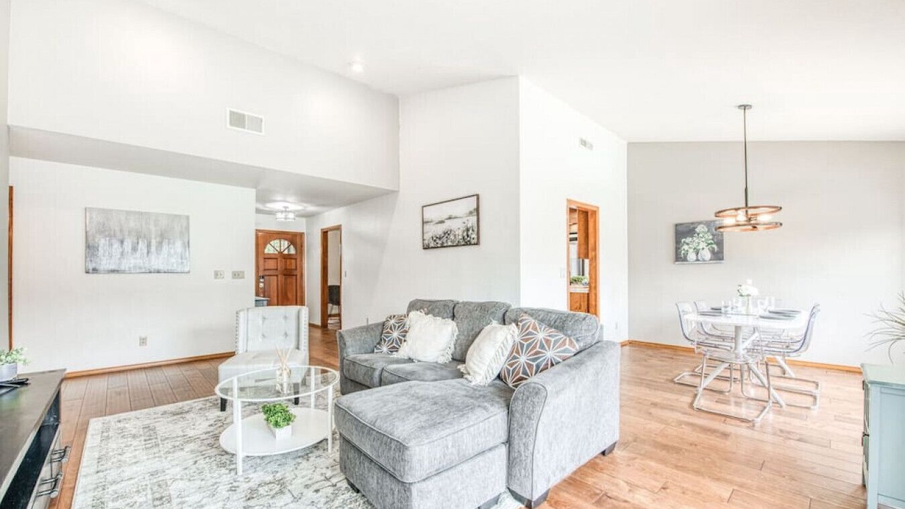 Photo of Livingroom in Raisin