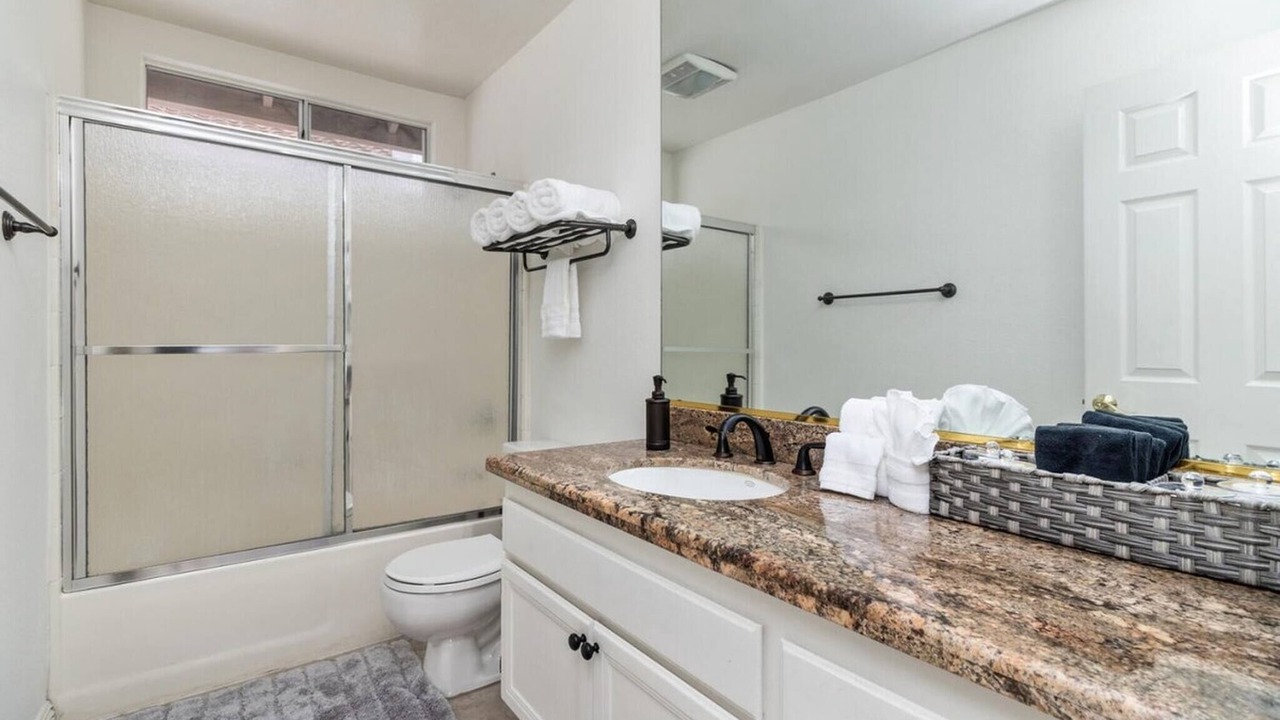 Photo of Bathroom in Vista