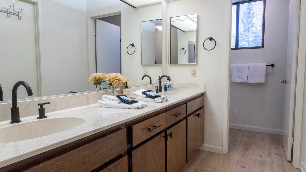 Photo of Bathroom in Plumas Eureka Estates
