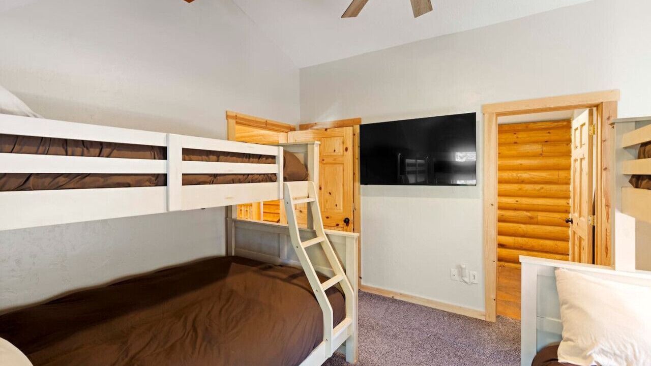 Photo of Bedroom in Meadow View Heights