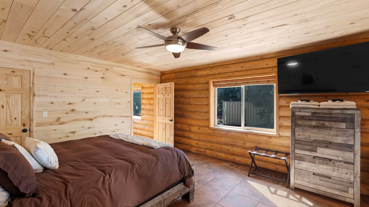 Photo of Bedroom in Meadow View Heights