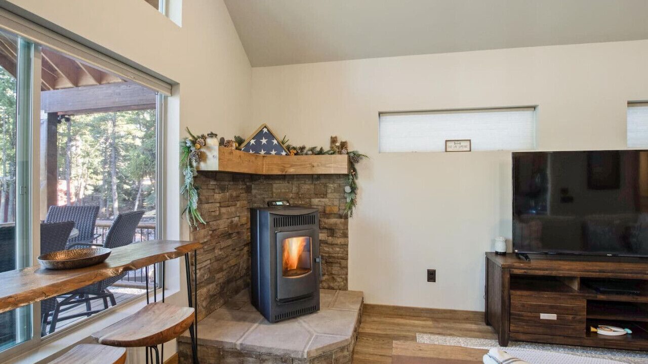 Photo of Livingroom in Meadow View Heights