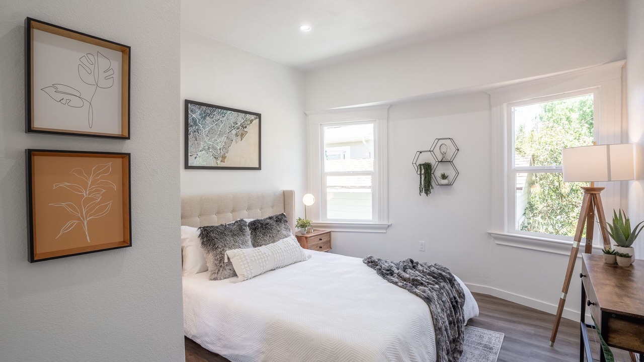 Photo of Bedroom in Piedmont Avenue
