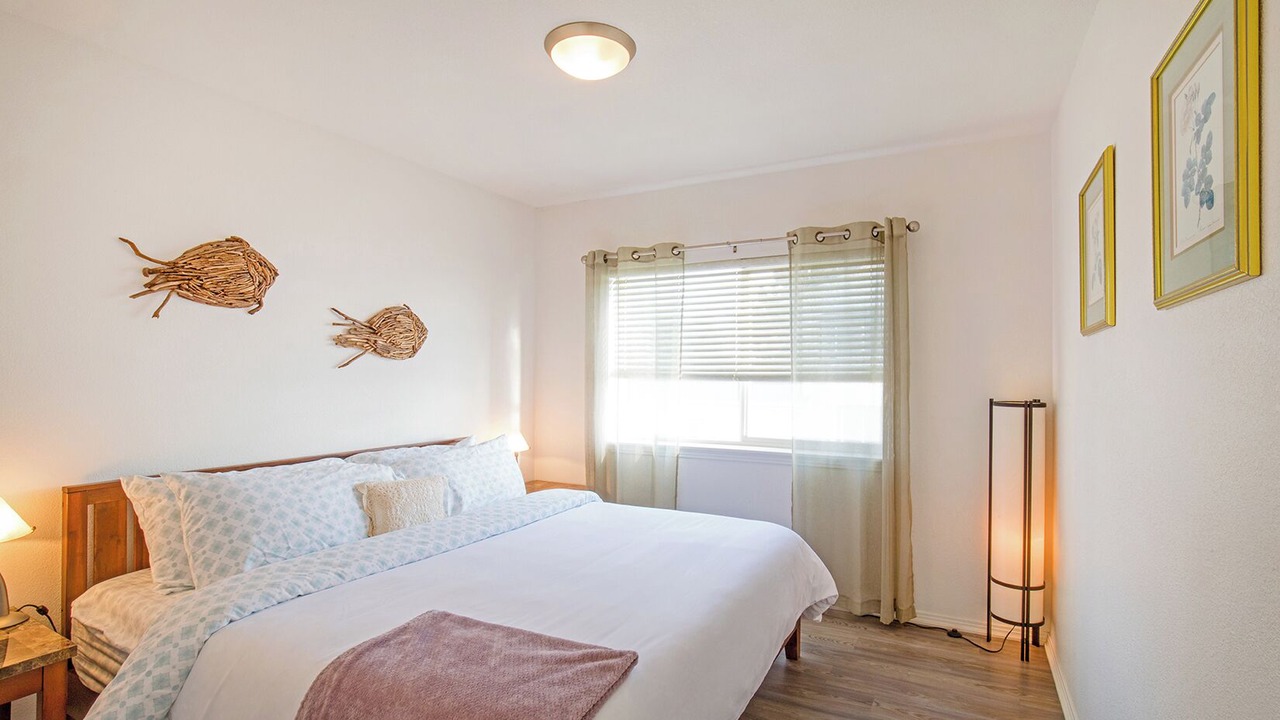 Photo of Bedroom in Shelter Cove