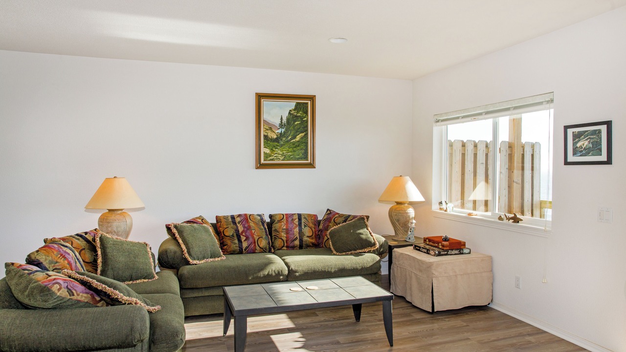 Photo of Livingroom in Shelter Cove