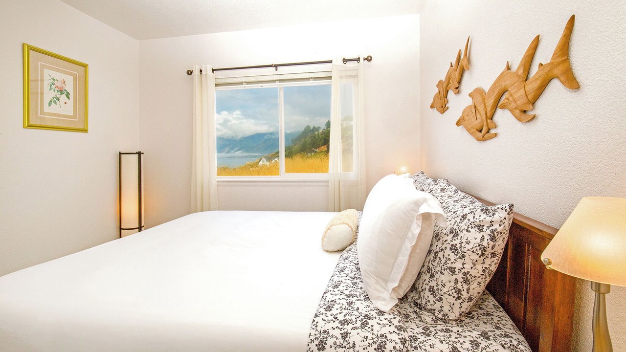 Photo of Bedroom in Shelter Cove