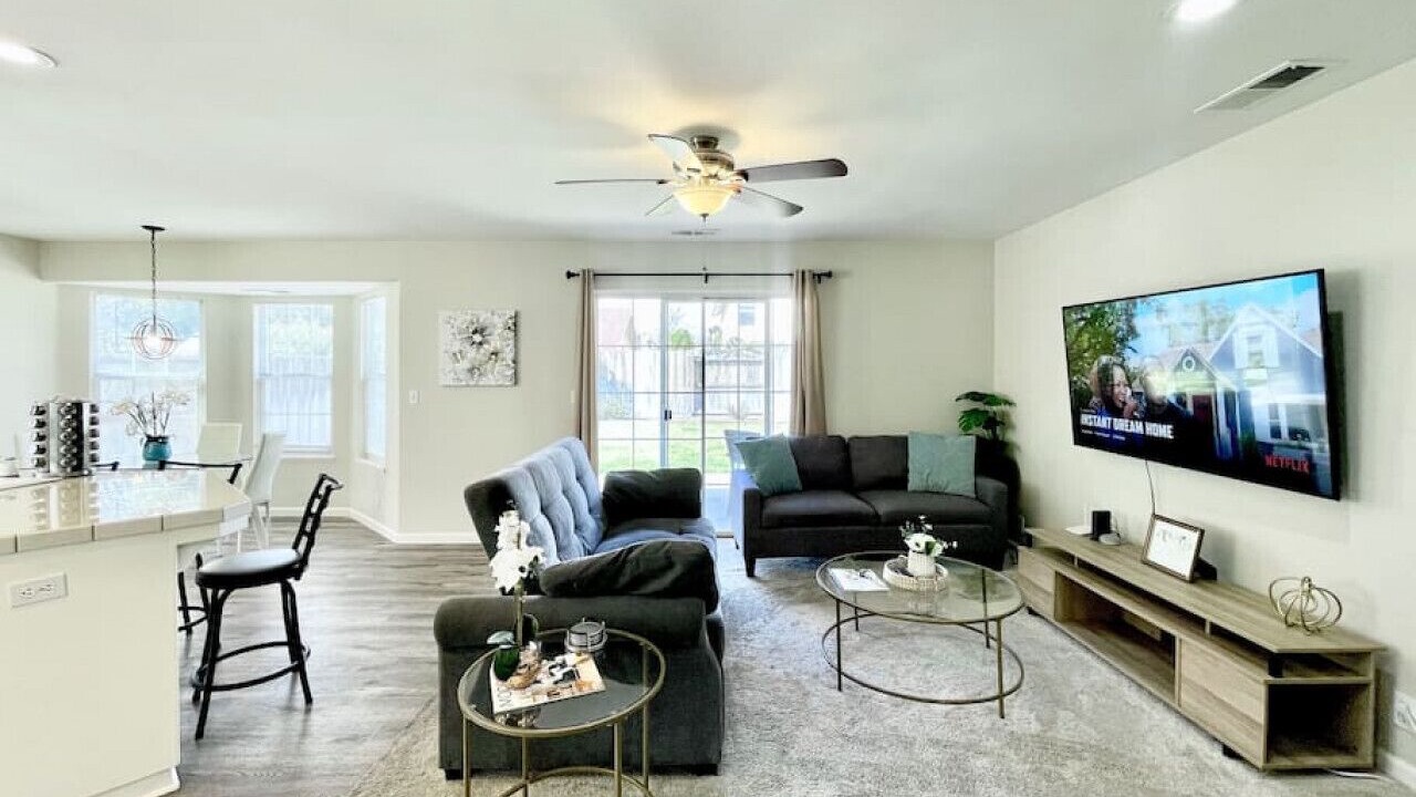 Photo of Livingroom in Chico