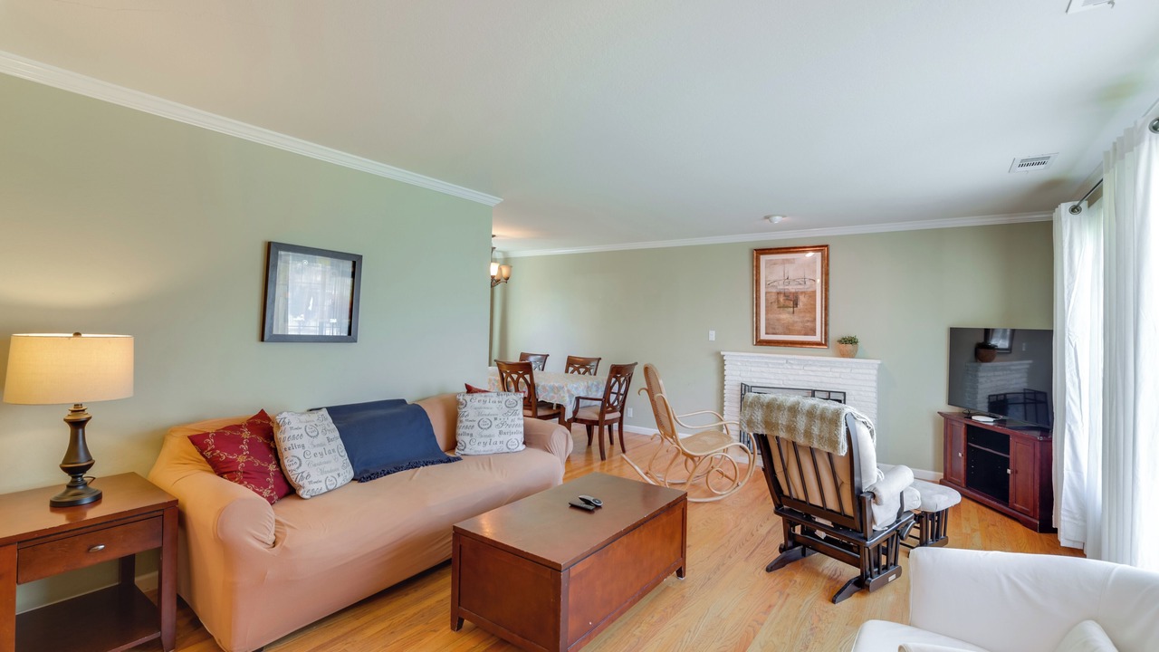 Photo of Livingroom in Campbell